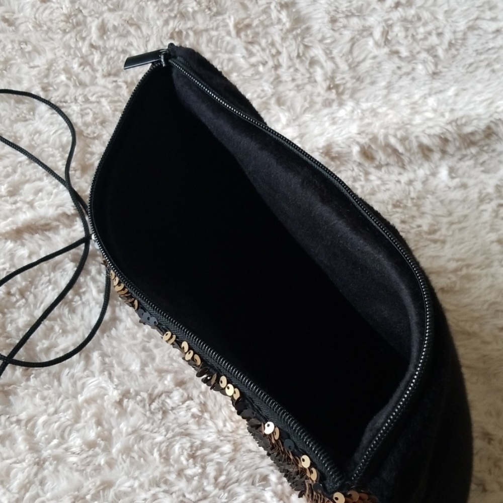 Small Laptop/Tablet Case - Picture 3 of 4